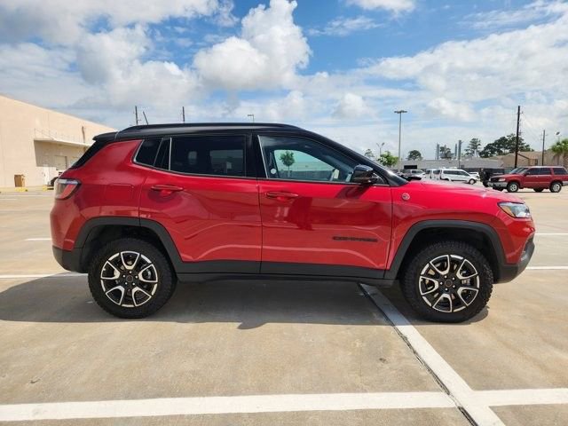 Used 2026 Jeep Compass Trailhawk AWD/4WD image 4