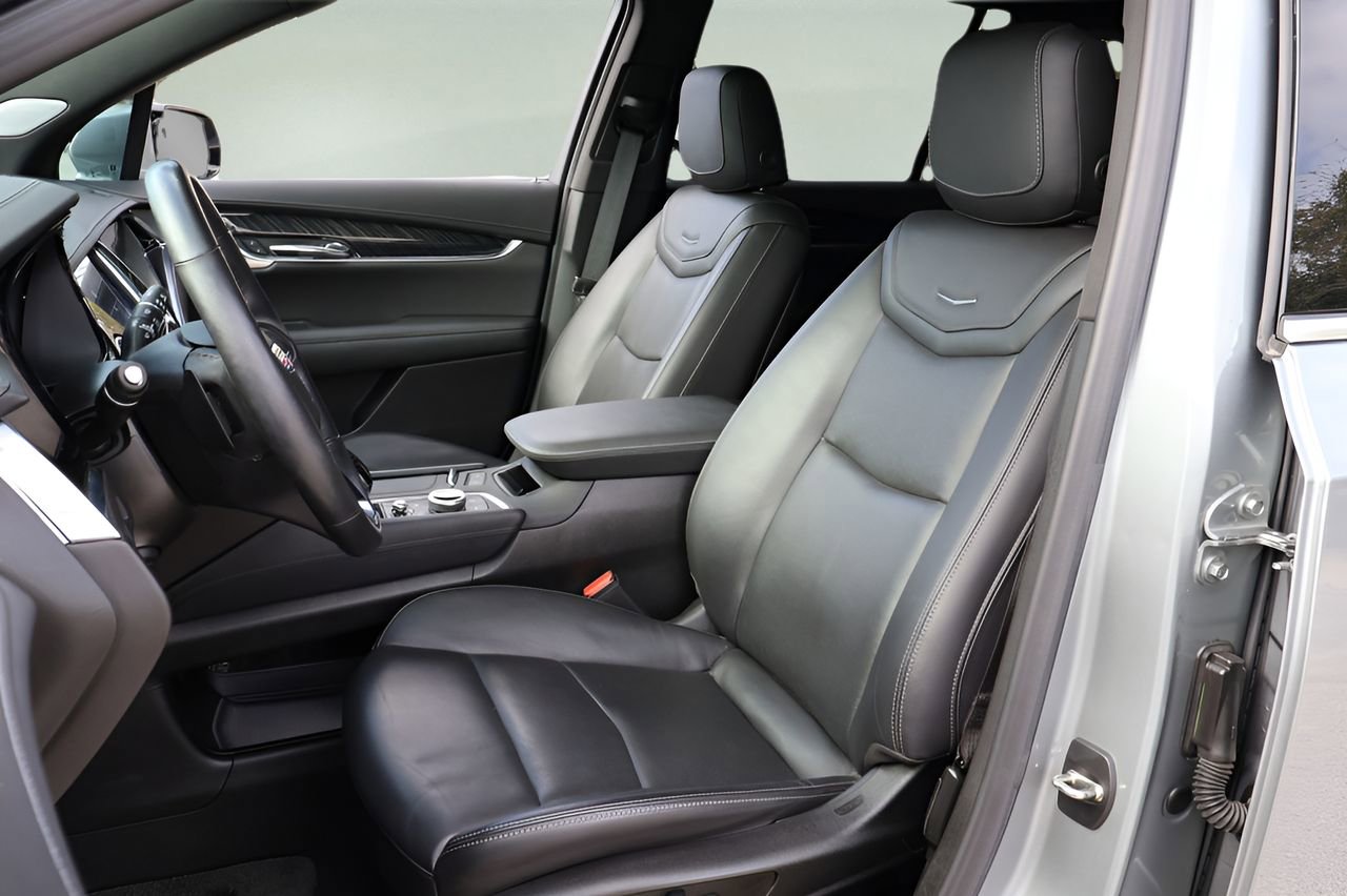 Certified 2023 Cadillac XT6 Premium Luxury image 12