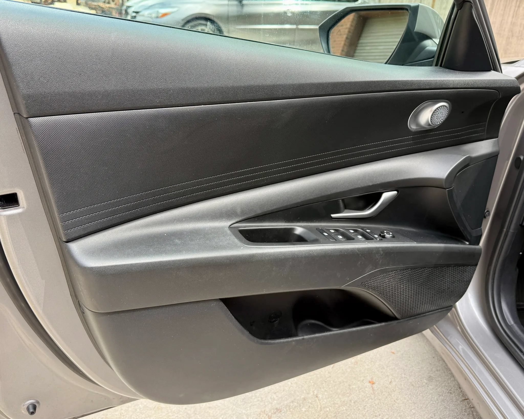 Used 2022 Hyundai Elantra SEL FWD image 9