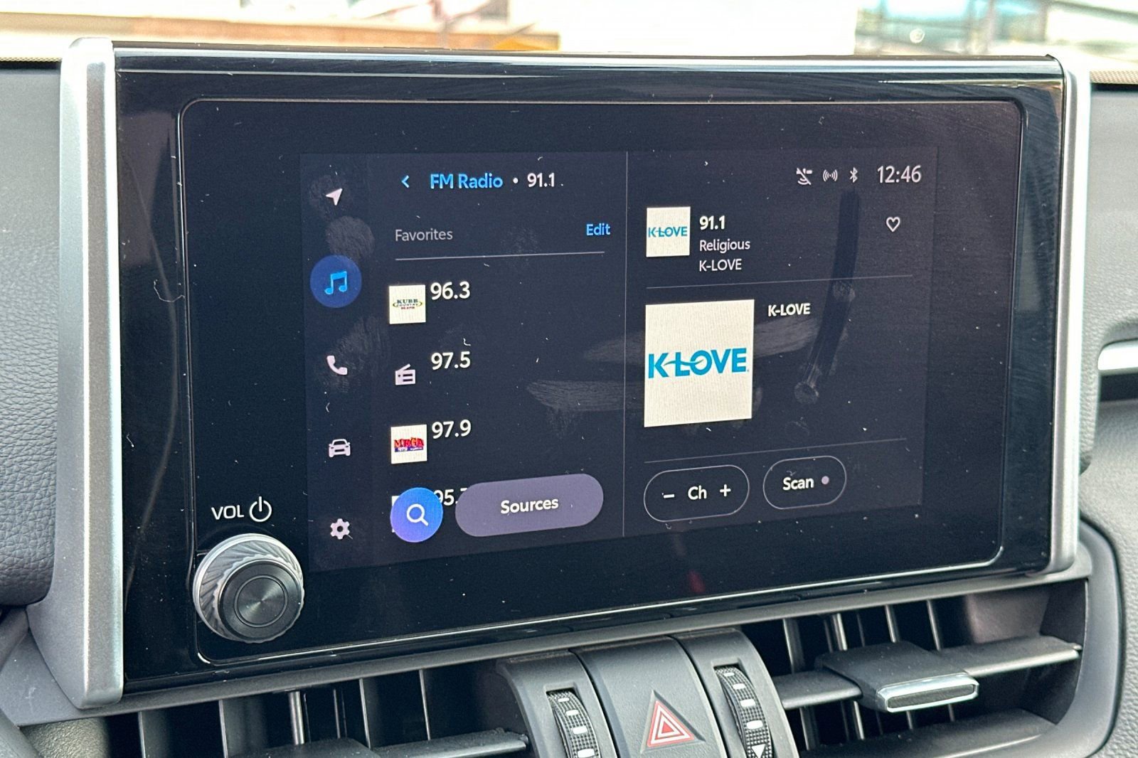 Used 2023 Toyota RAV4 XLE Premium image 26