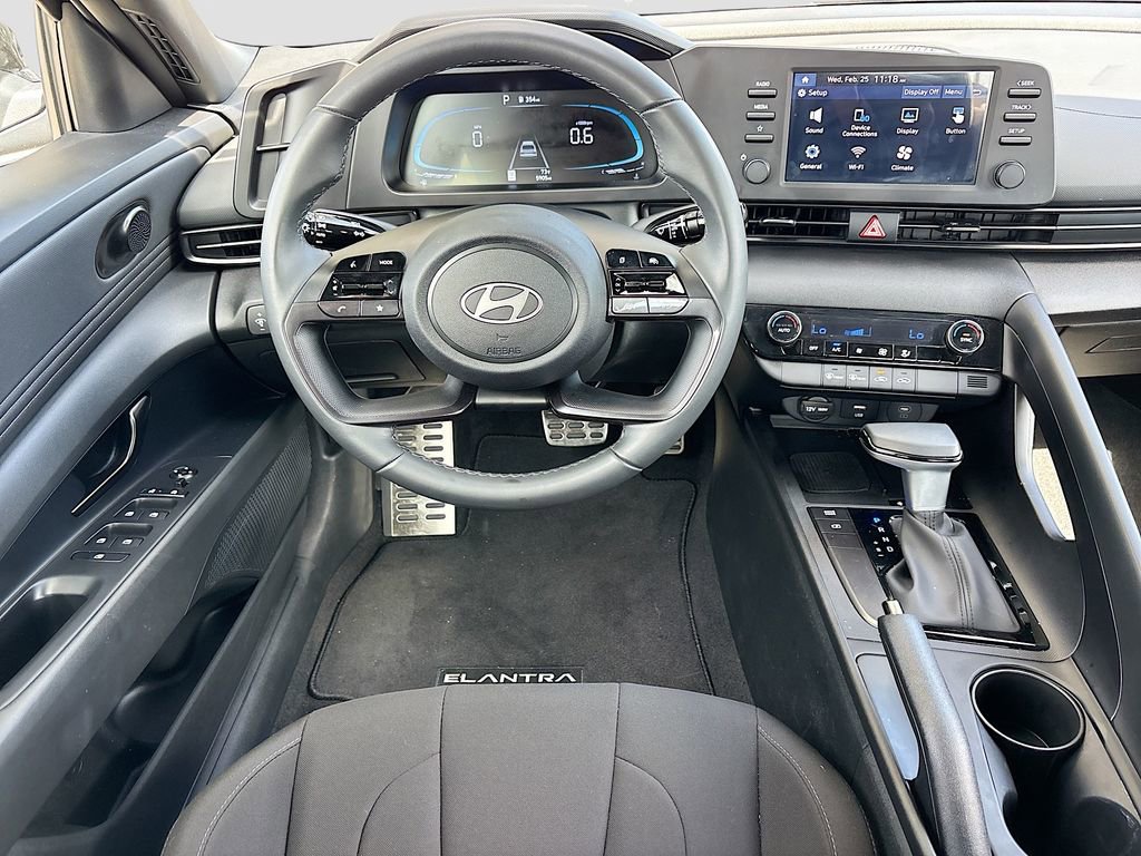 Certified 2025 Hyundai Elantra Sport image 20