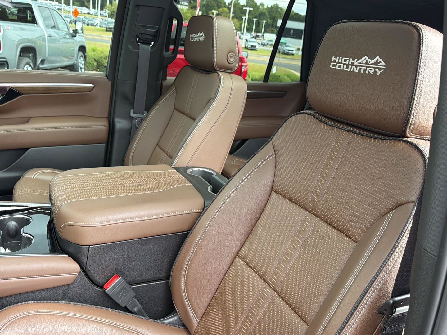 Used 2026 Chevrolet Tahoe High Country w/ Sun And Tow Package AWD/4WD image 31