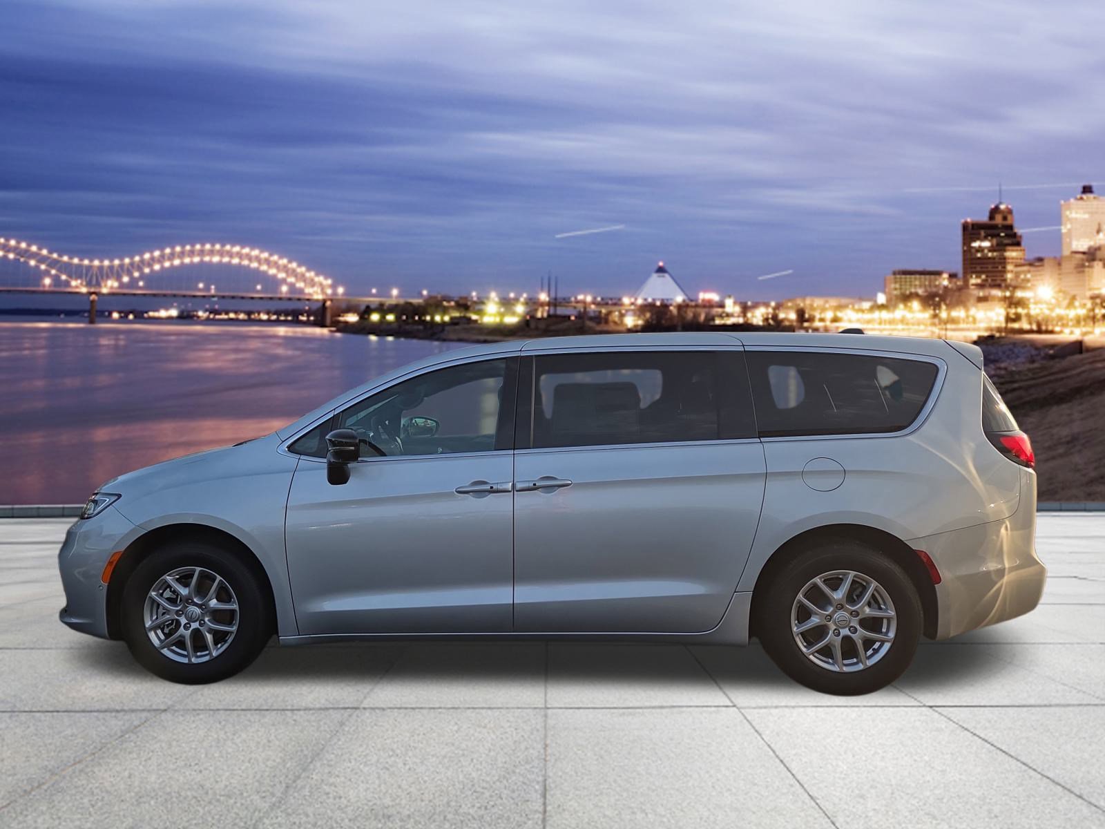 New 2026 Chrysler Pacifica Select FWD image 3