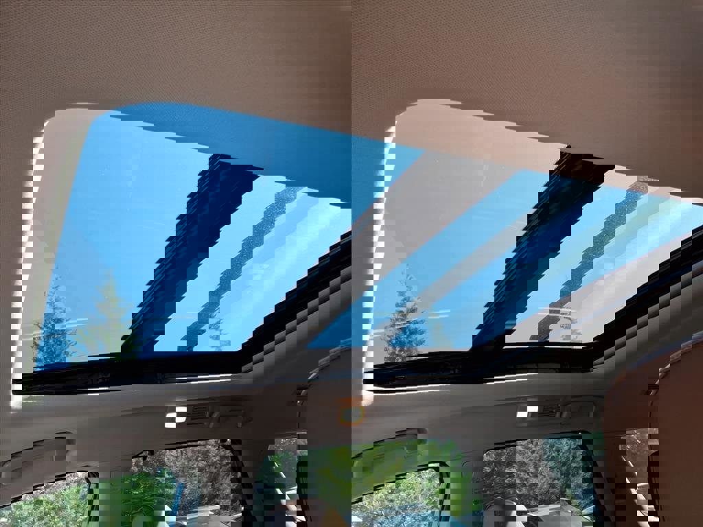 Used 2023 Nissan Pathfinder Platinum image 11