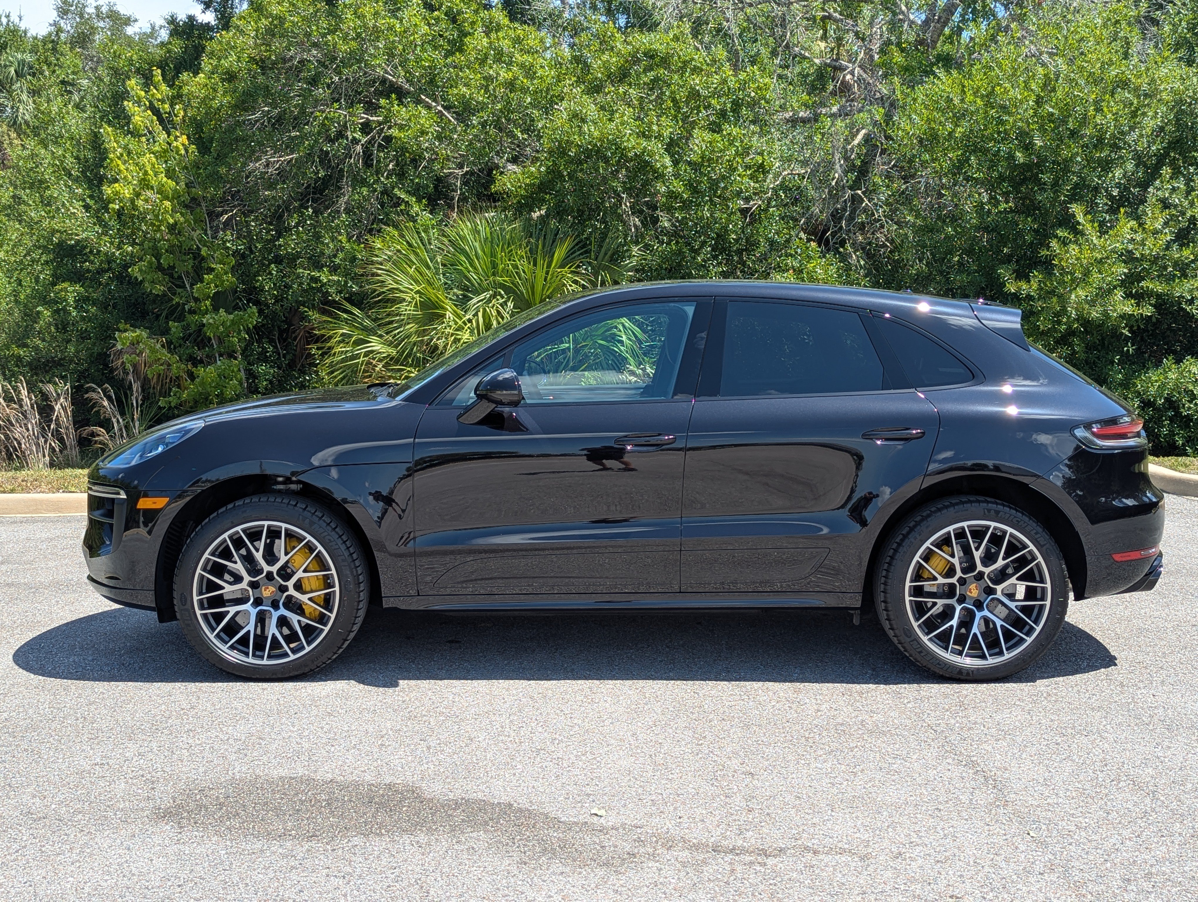 Used 2020 Porsche Macan Turbo AWD/4WD image 6