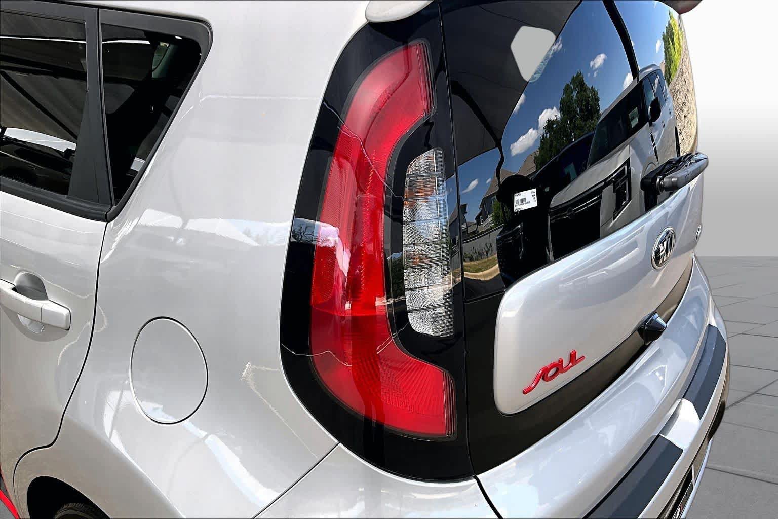 Used 2019 Kia Soul ! FWD image 28