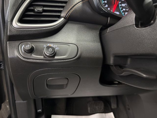 Used 2021 Chevrolet Trax LT AWD/4WD image 19