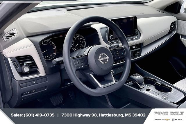 Used 2023 Nissan Rogue SV image 12