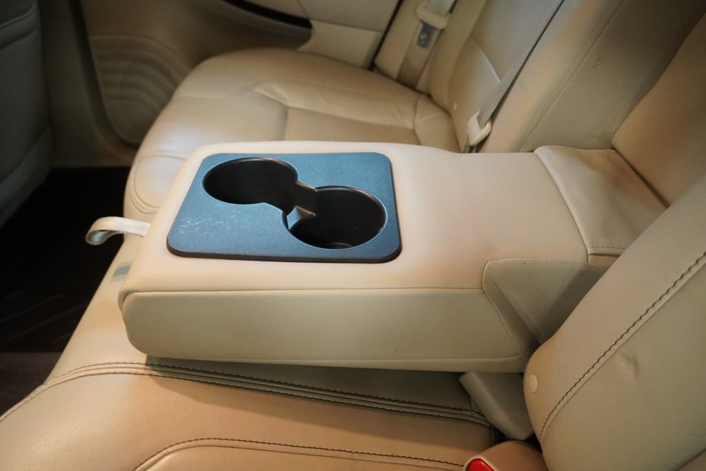 Used 2013 Ford Taurus SEL FWD image 27