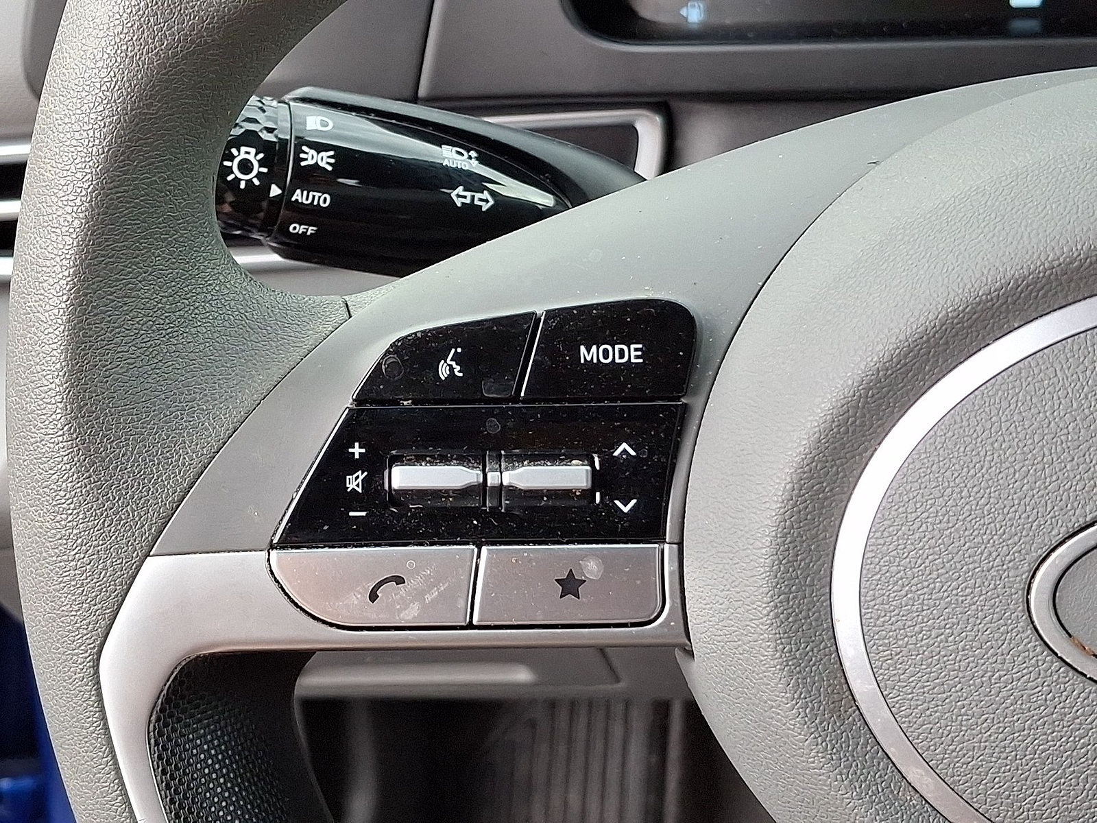 Certified 2025 Hyundai Elantra SE FWD image 23