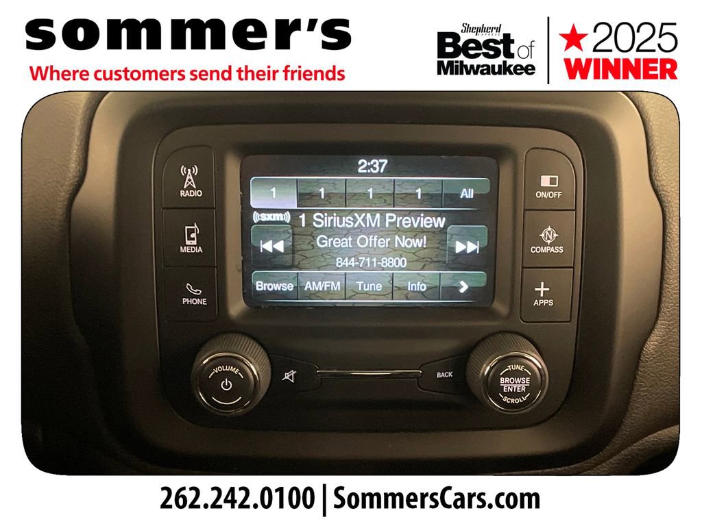 Used 2017 Jeep Renegade Latitude w/ Popular Equipment Group image 15