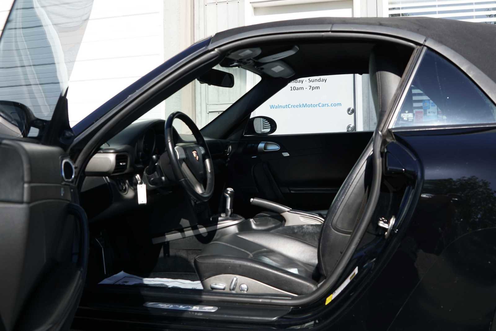 Used 2006 Porsche 911 Carrera 4 image 31