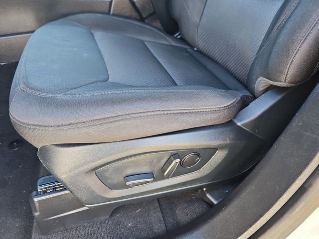 Used 2022 Ford Explorer XLT image 19