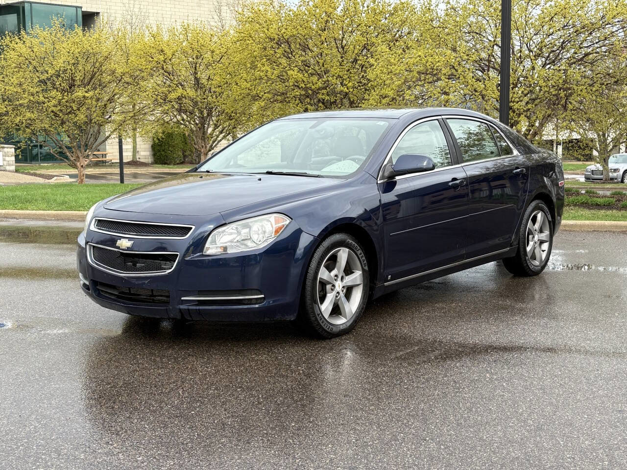Used 2009 Chevrolet Malibu LT w/ Premium Audio Package FWD image 3