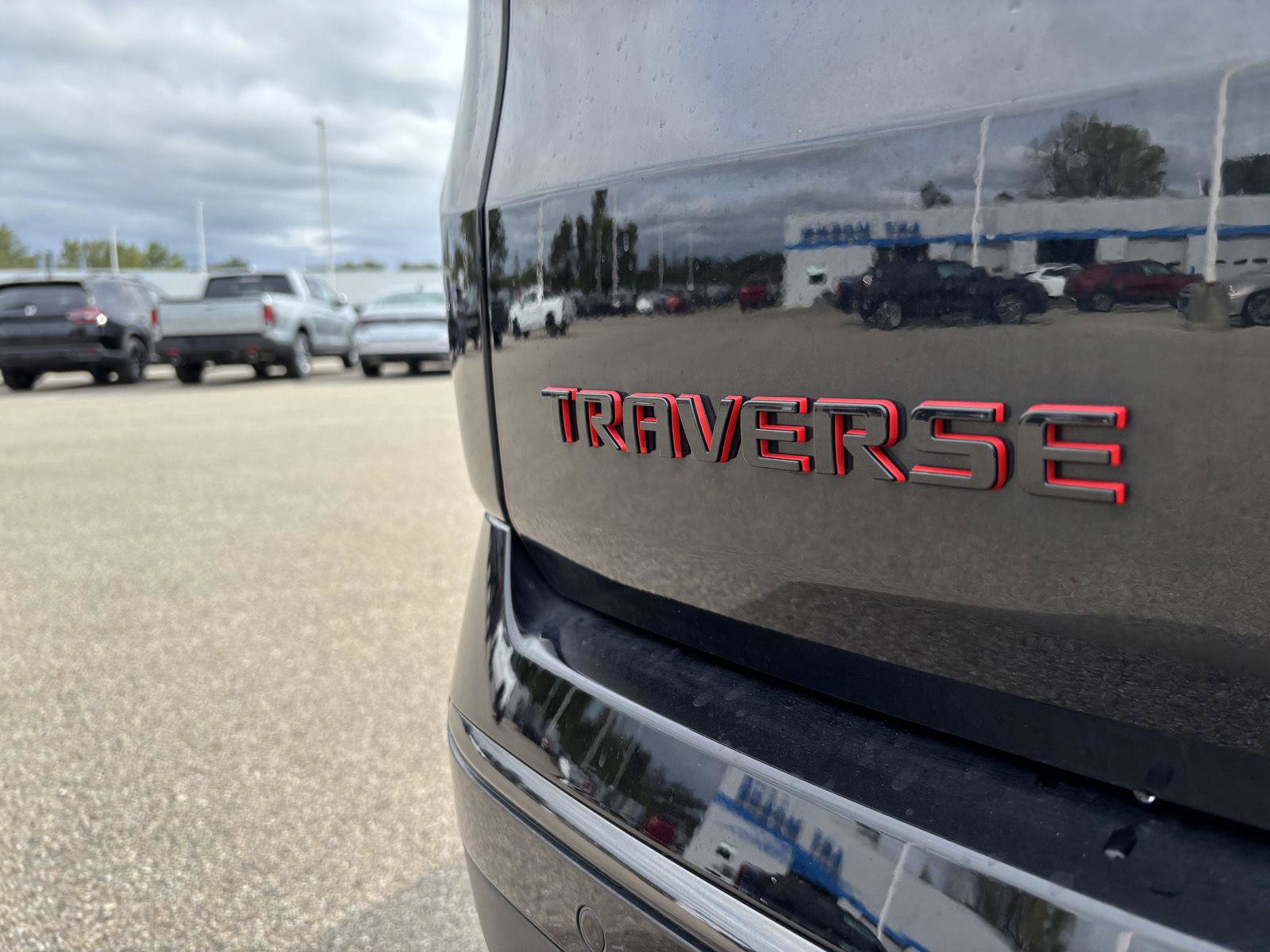 Used 2023 Chevrolet Traverse Premier w/ Redline Edition AWD/4WD image 12