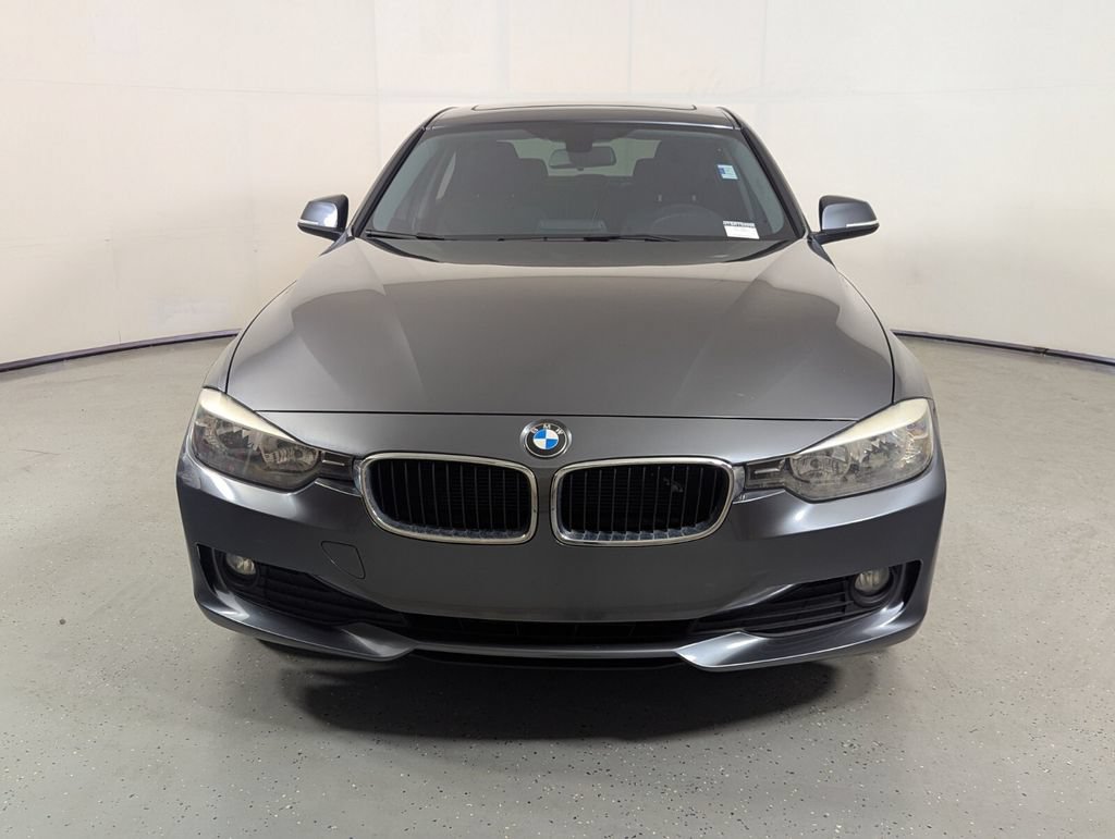 Used 2015 BMW 320i Sedan RWD image 2