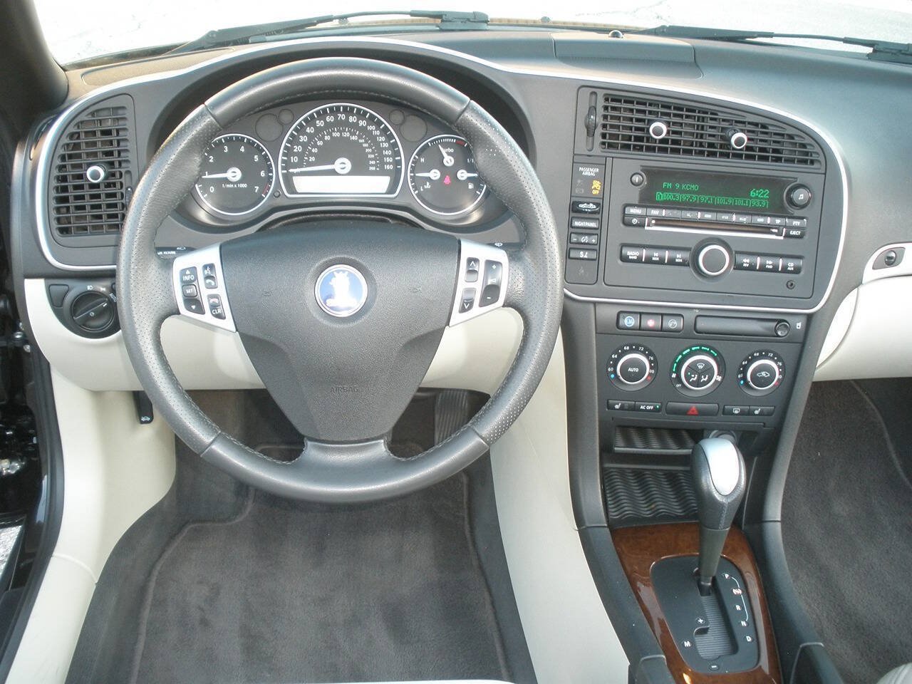 Used 2009 Saab 9-3 2.0T w/ Cold Weather Package FWD image 27