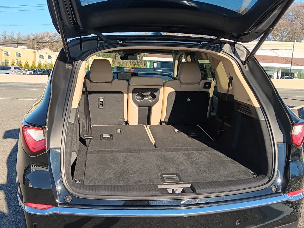 Used 2023 Acura MDX w/ Technology Package AWD/4WD image 35