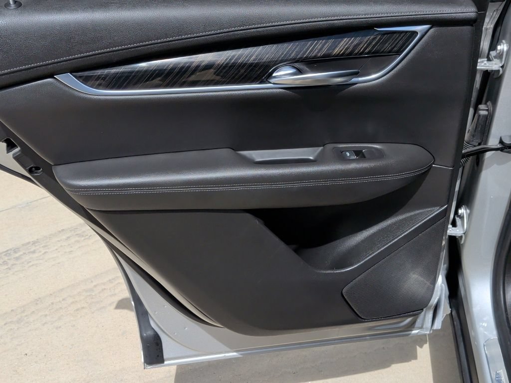 Used 2020 Cadillac XT6 Premium Luxury FWD image 32
