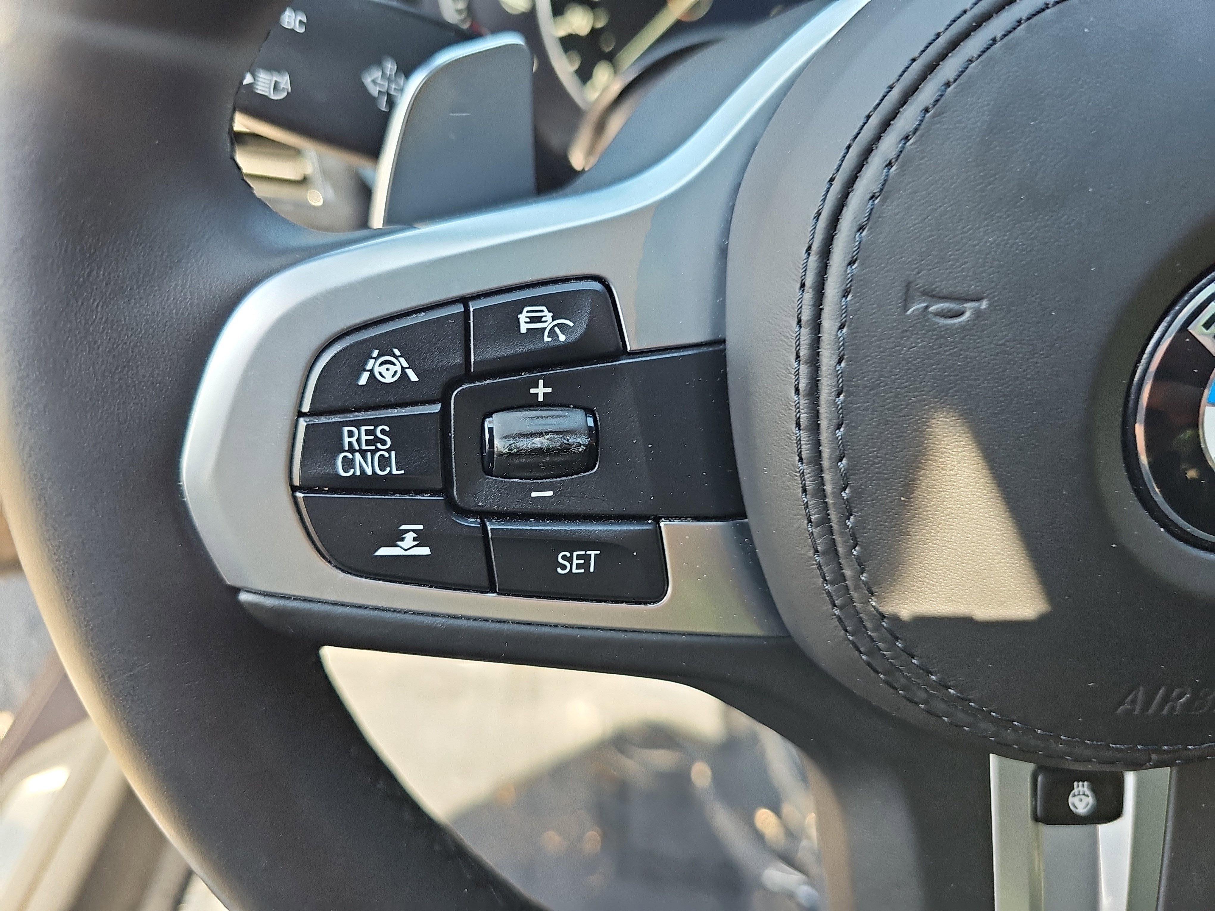 Used 2018 BMW M550i xDrive w/ Driving Assistance Package image 18