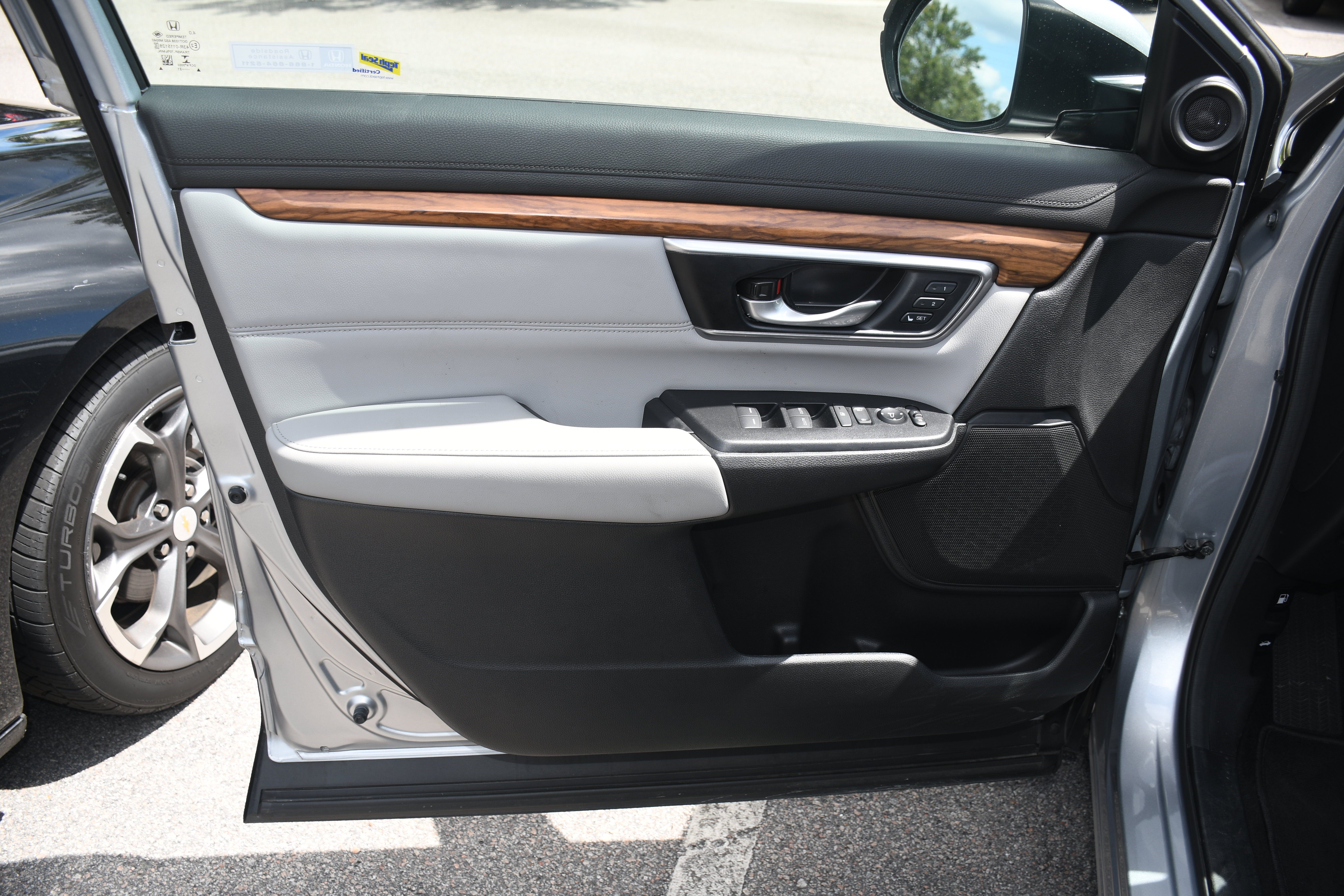 Used 2021 Honda CR-V EX-L image 9