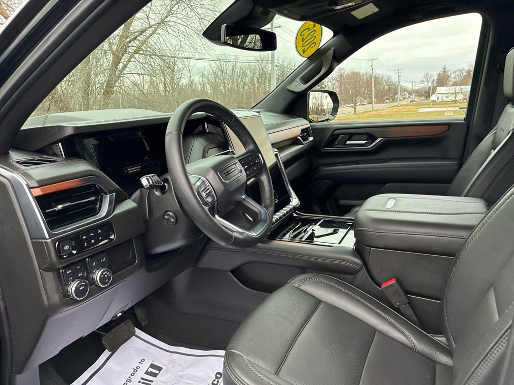Used 2025 GMC Yukon Denali image 3