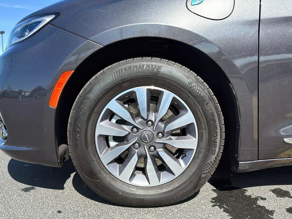 Used 2023 Chrysler Pacifica Limited FWD image 11