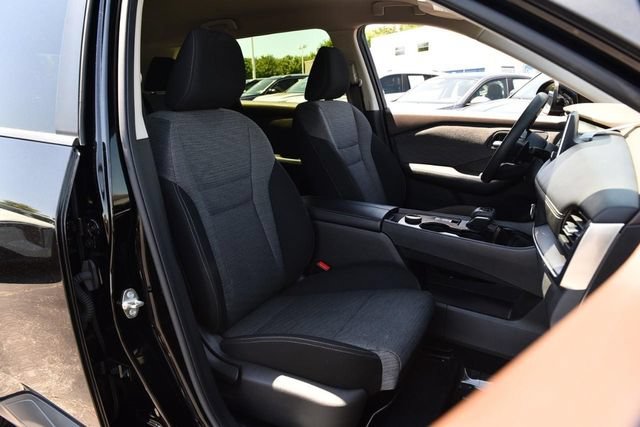 Used 2023 Nissan Rogue SV AWD/4WD image 19