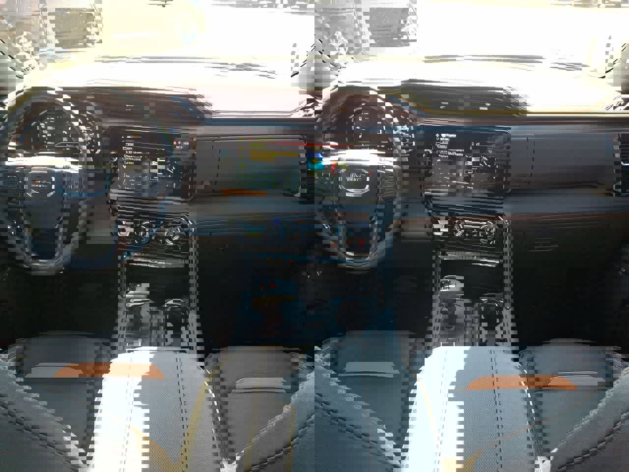 Used 2025 GMC Sierra 1500 AT4 w/ Technology Package image 10