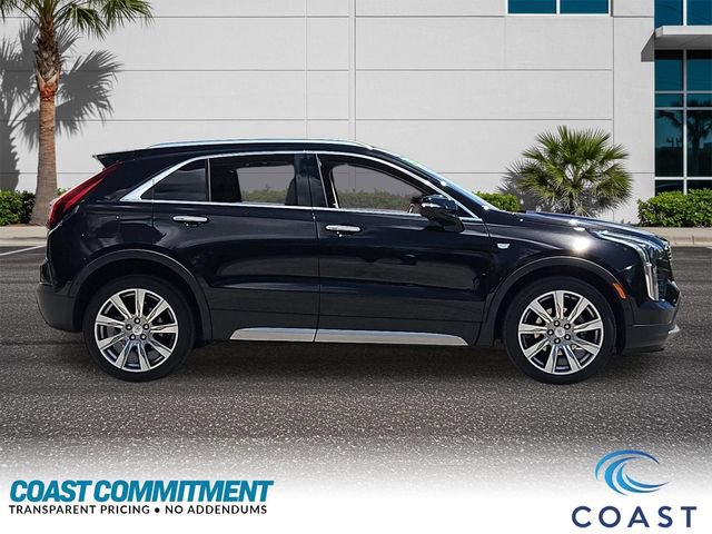 Used 2022 Cadillac XT4 Premium Luxury w/ Enhanced Visibility Package FWD image 4
