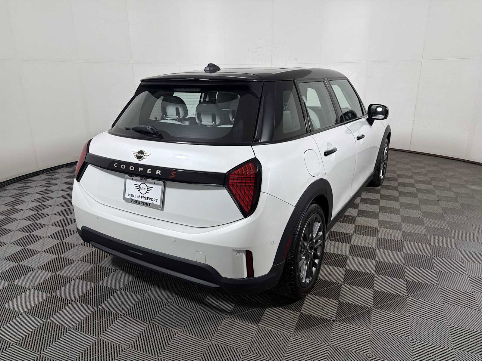 Certified 2025 MINI Cooper S image 6