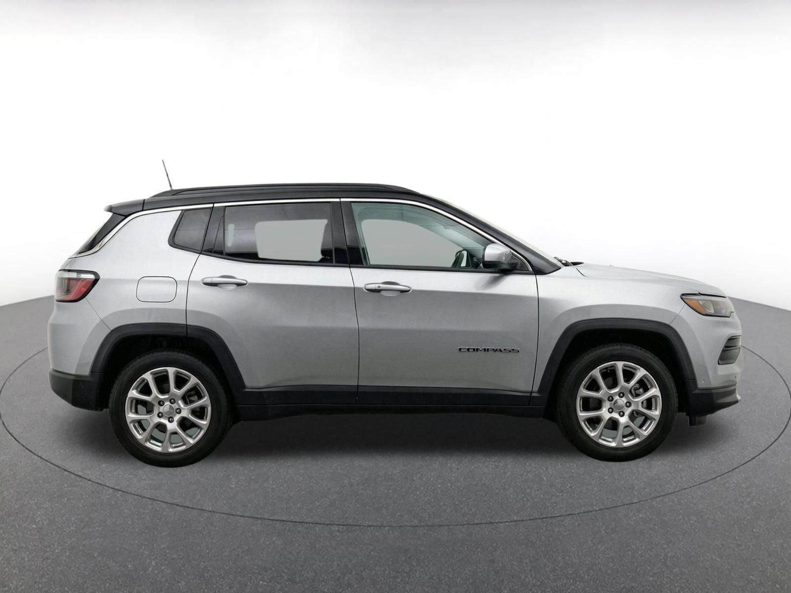 Used 2025 Jeep Compass Limited AWD/4WD image 14