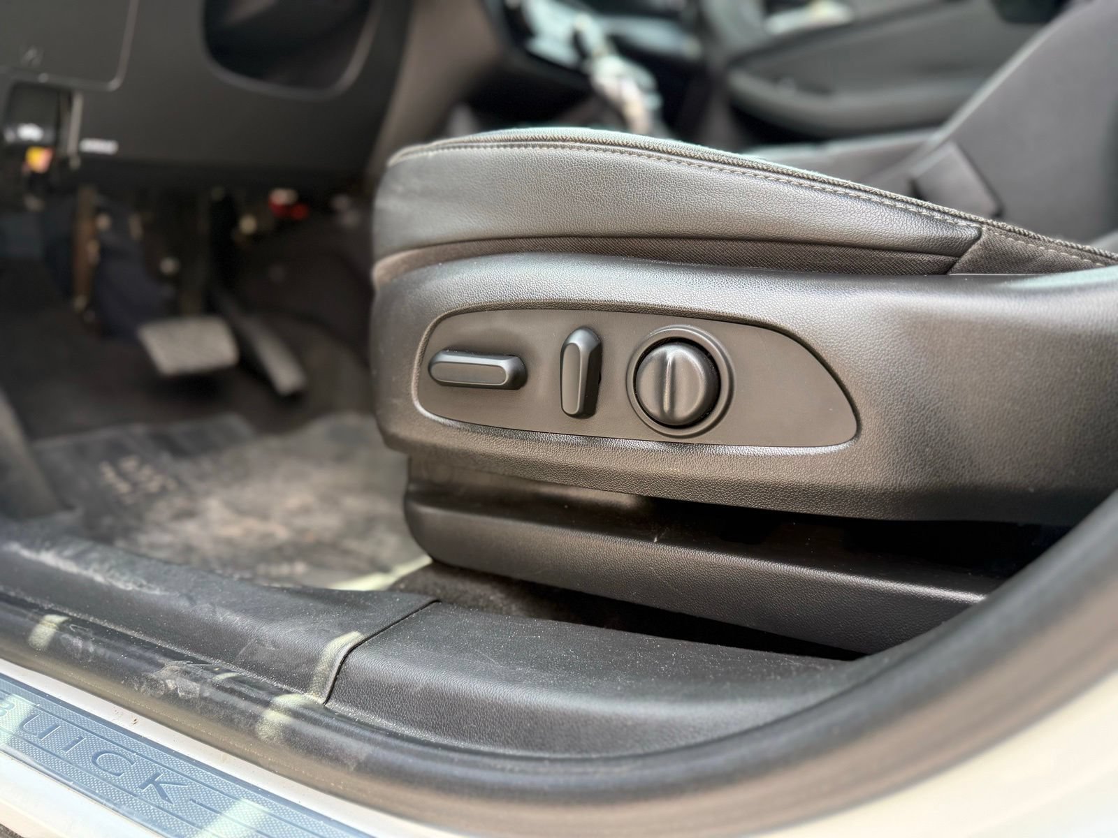 Used 2020 Buick Encore GX Select FWD image 26