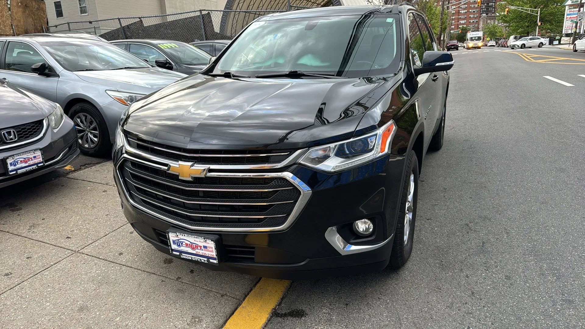 Used 2021 Chevrolet Traverse LT image 38