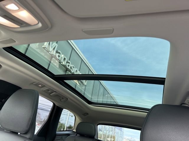 Certified 2025 Volvo XC60 B5 Plus image 26