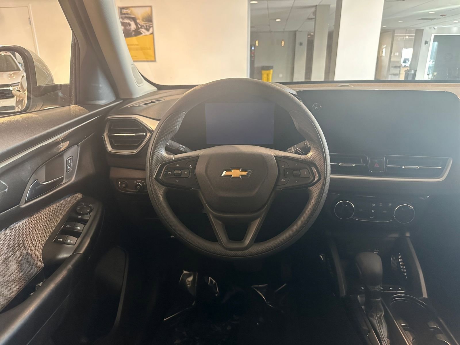 Used 2025 Chevrolet TrailBlazer LT image 34