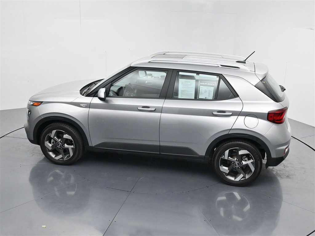 Used 2023 Hyundai Venue SEL image 41