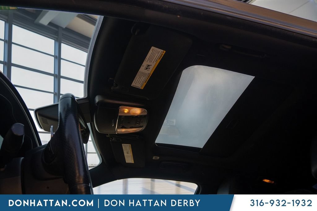 Used 2017 Dodge Charger R/T RWD image 19