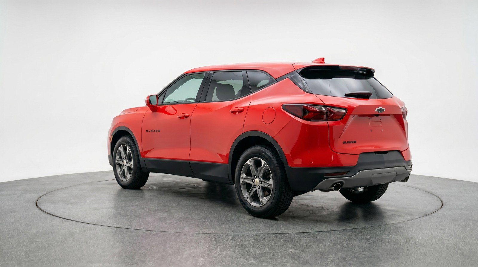 Used 2025 Chevrolet Blazer LT FWD image 6