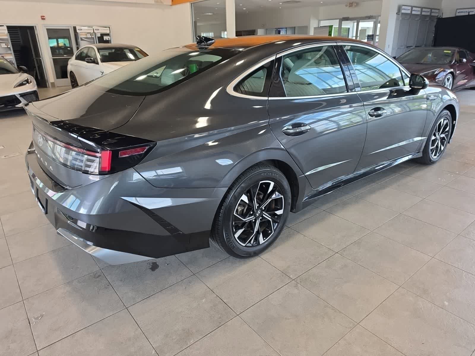Used 2025 Hyundai Sonata SEL FWD image 7