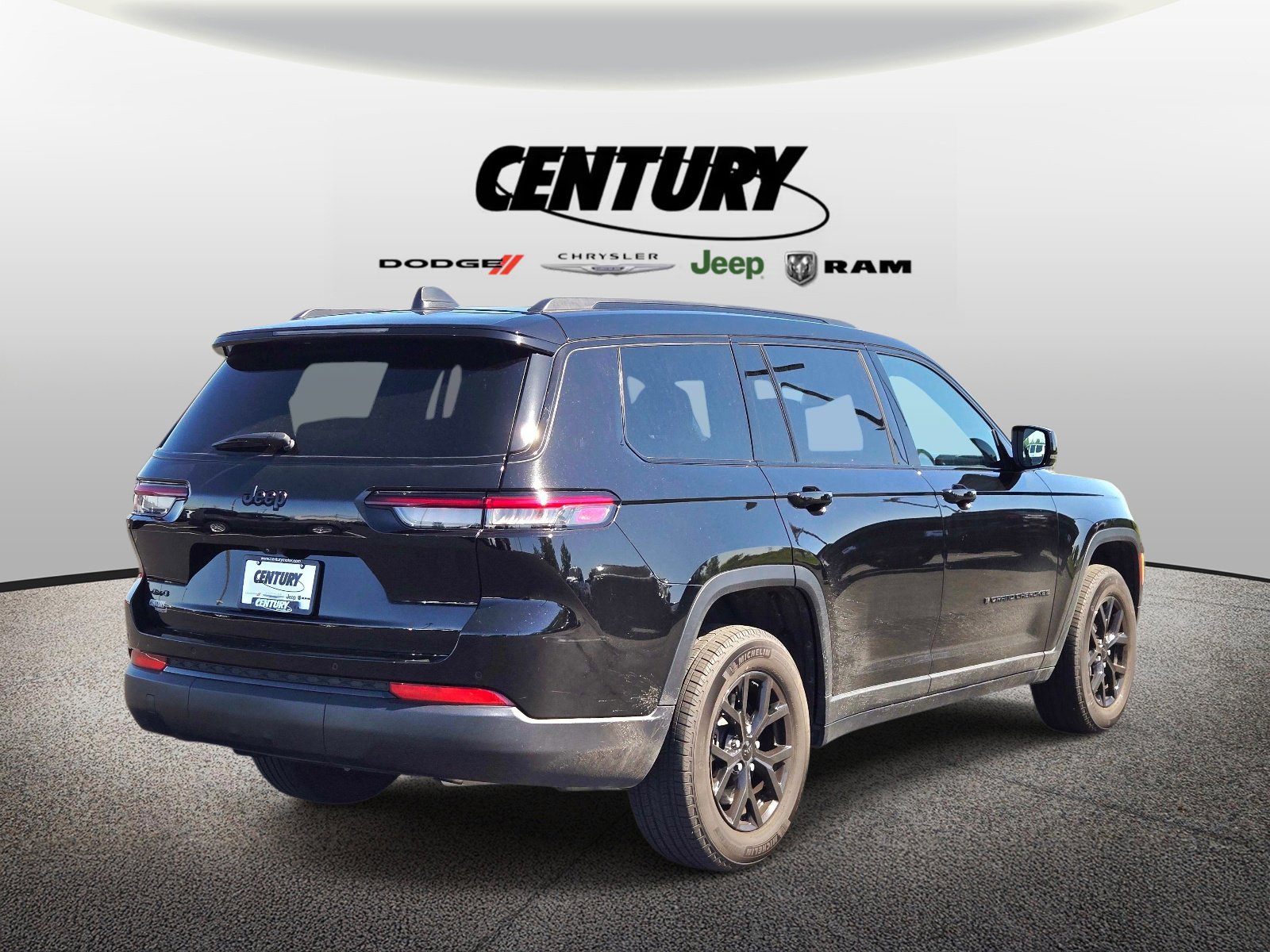 Used 2024 Jeep Grand Cherokee L Altitude AWD/4WD image 4