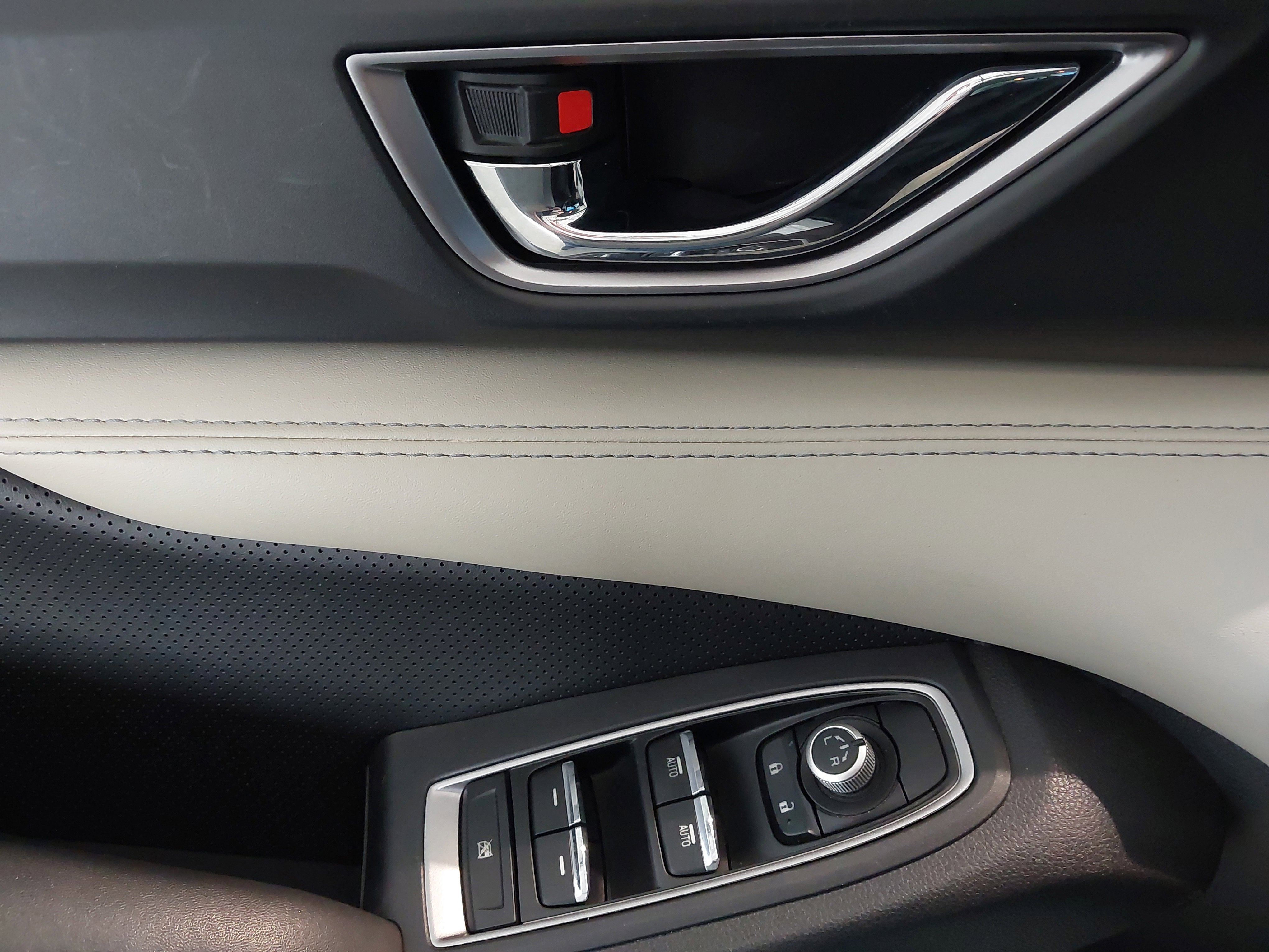 Used 2019 Subaru Ascent Limited image 26