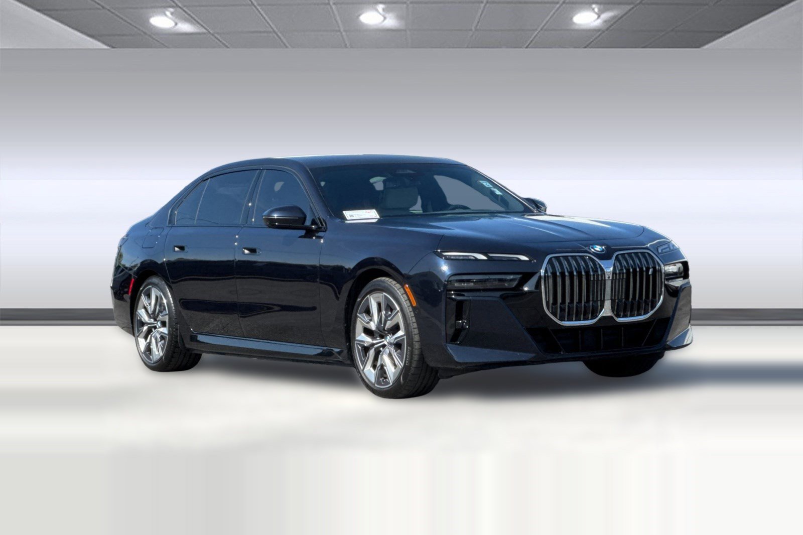 Used 2024 BMW i7 xDrive60 w/ Premium Package 2 AWD/4WD image 6