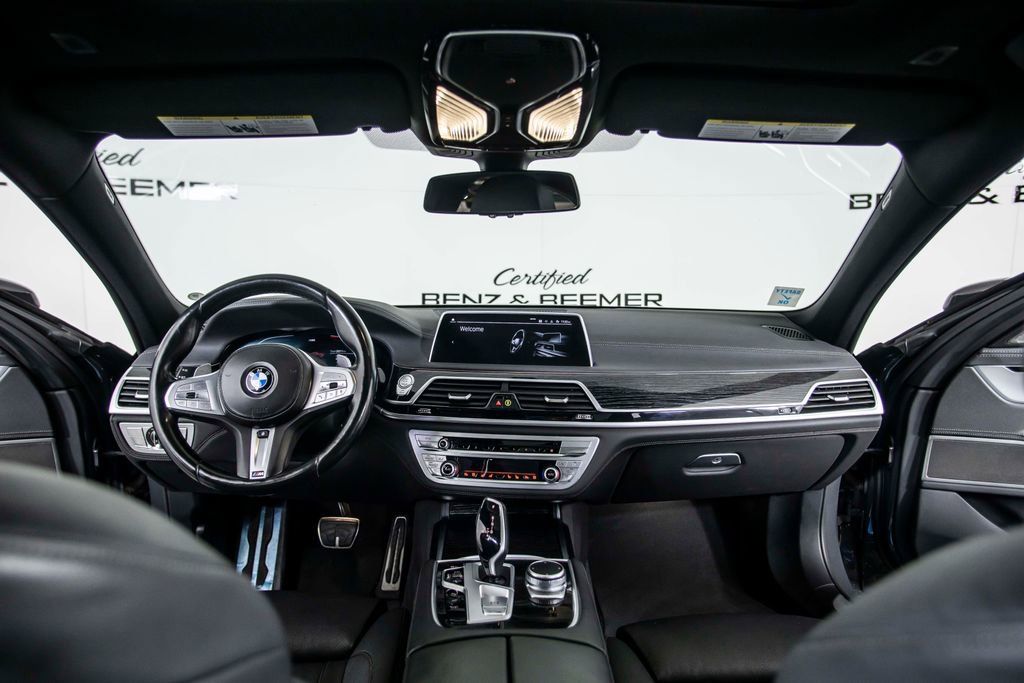 Used 2021 BMW 740i w/ M Sport Package RWD image 27