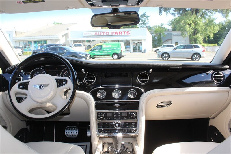 Used 2013 Bentley Mulsanne RWD image 24