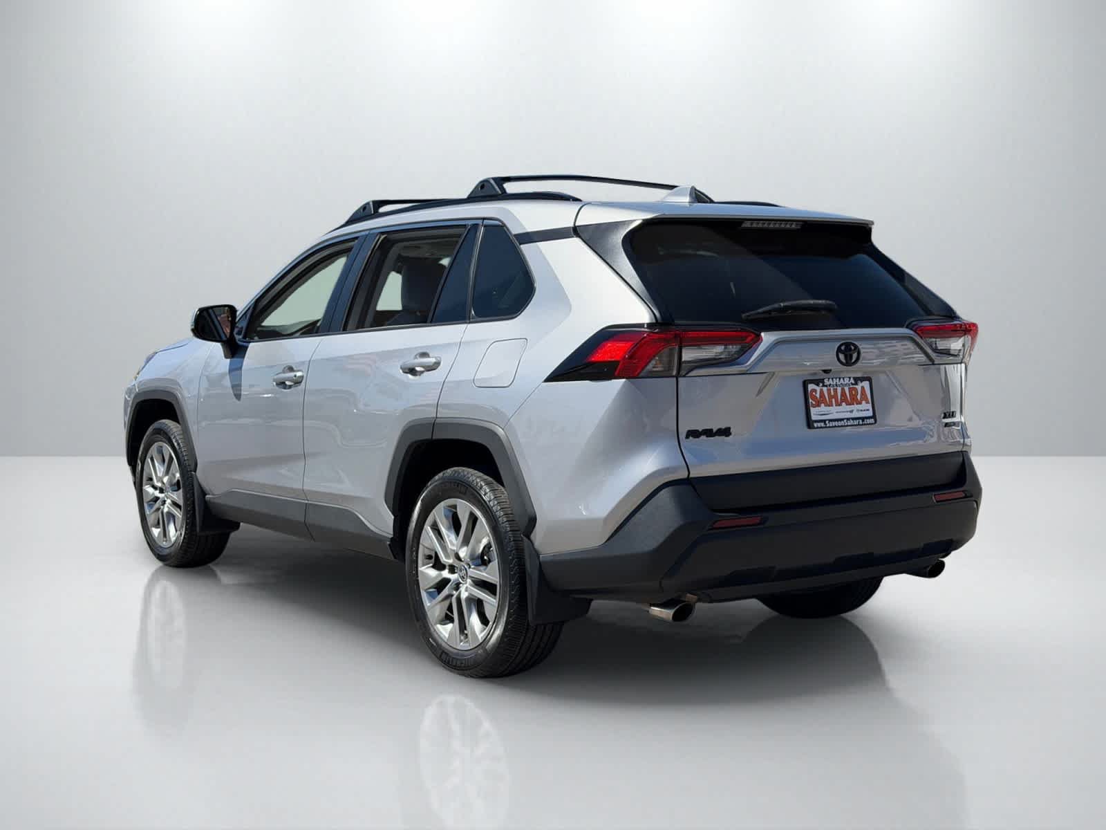 Used 2023 Toyota RAV4 XLE Premium AWD/4WD image 4