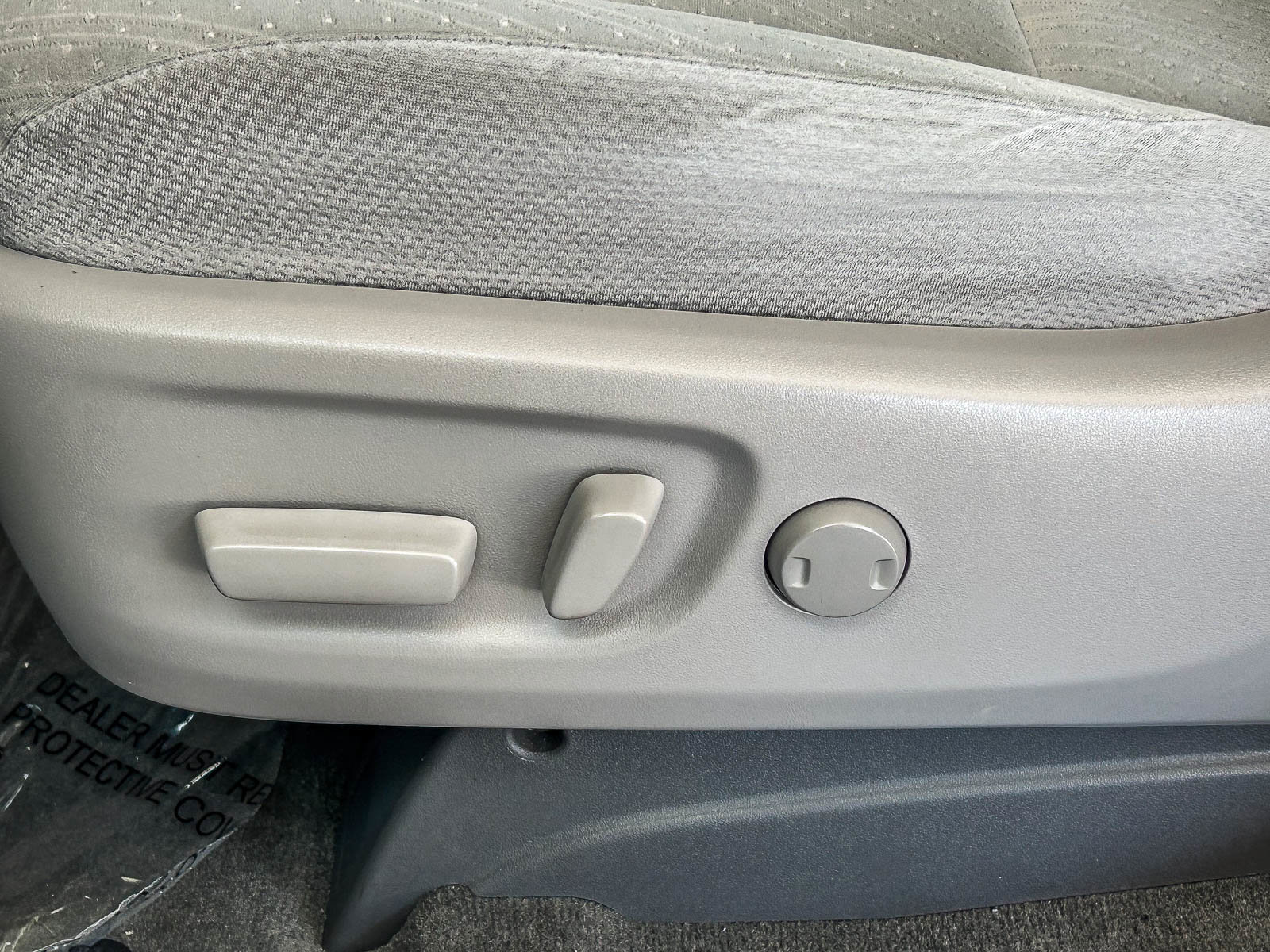 Used 2019 Toyota Sienna LE w/ Carpet Mat Package FWD image 23