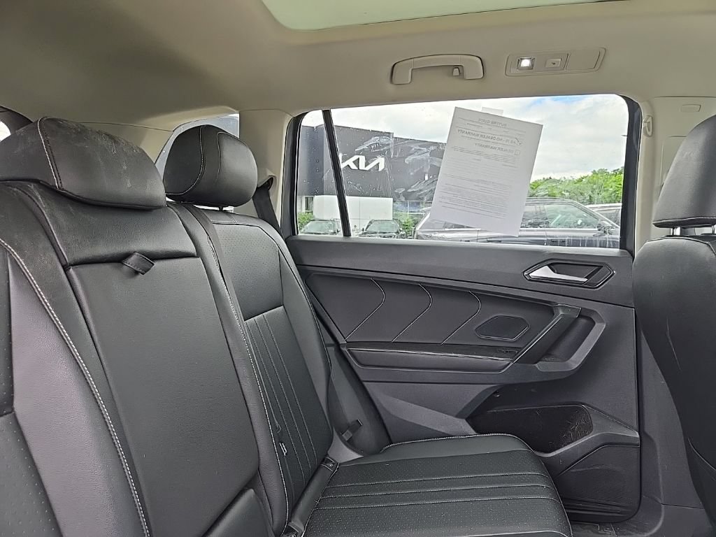 Used 2022 Volkswagen Tiguan SE AWD/4WD image 35
