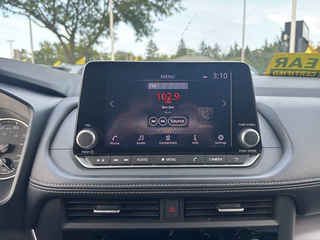 Used 2024 Nissan Rogue SV image 23