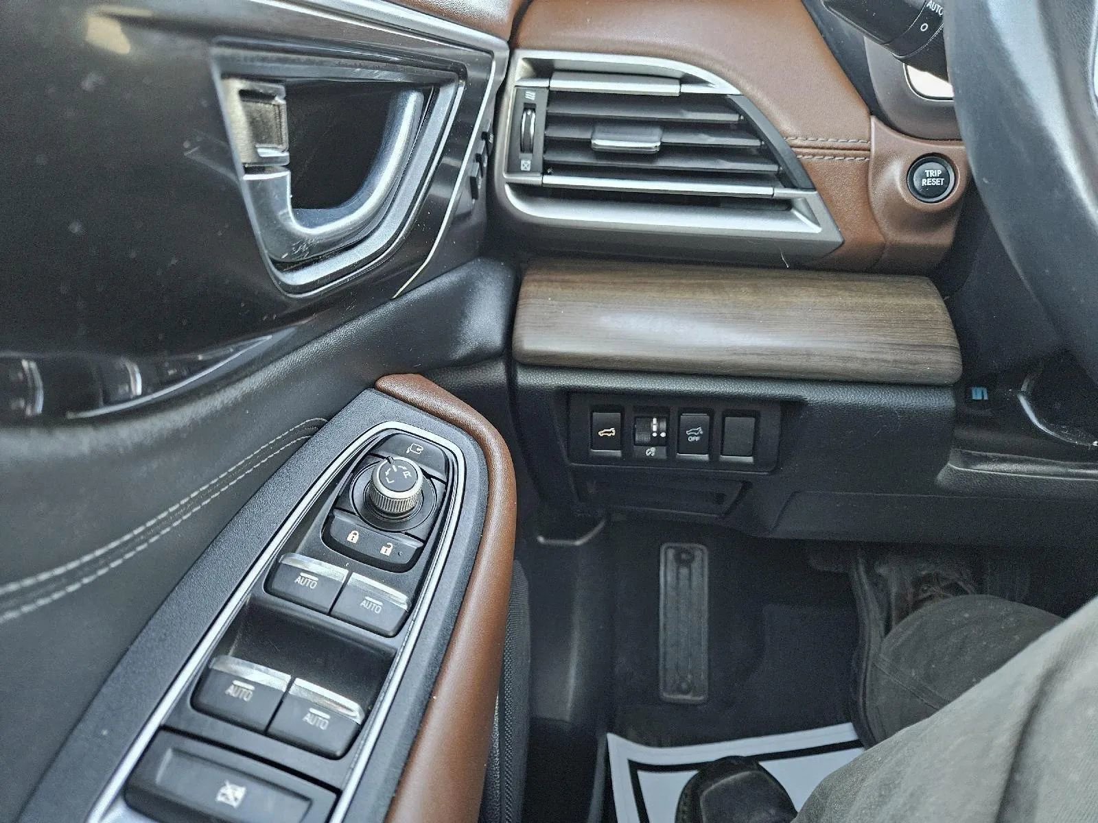 Used 2020 Subaru Outback Touring image 11